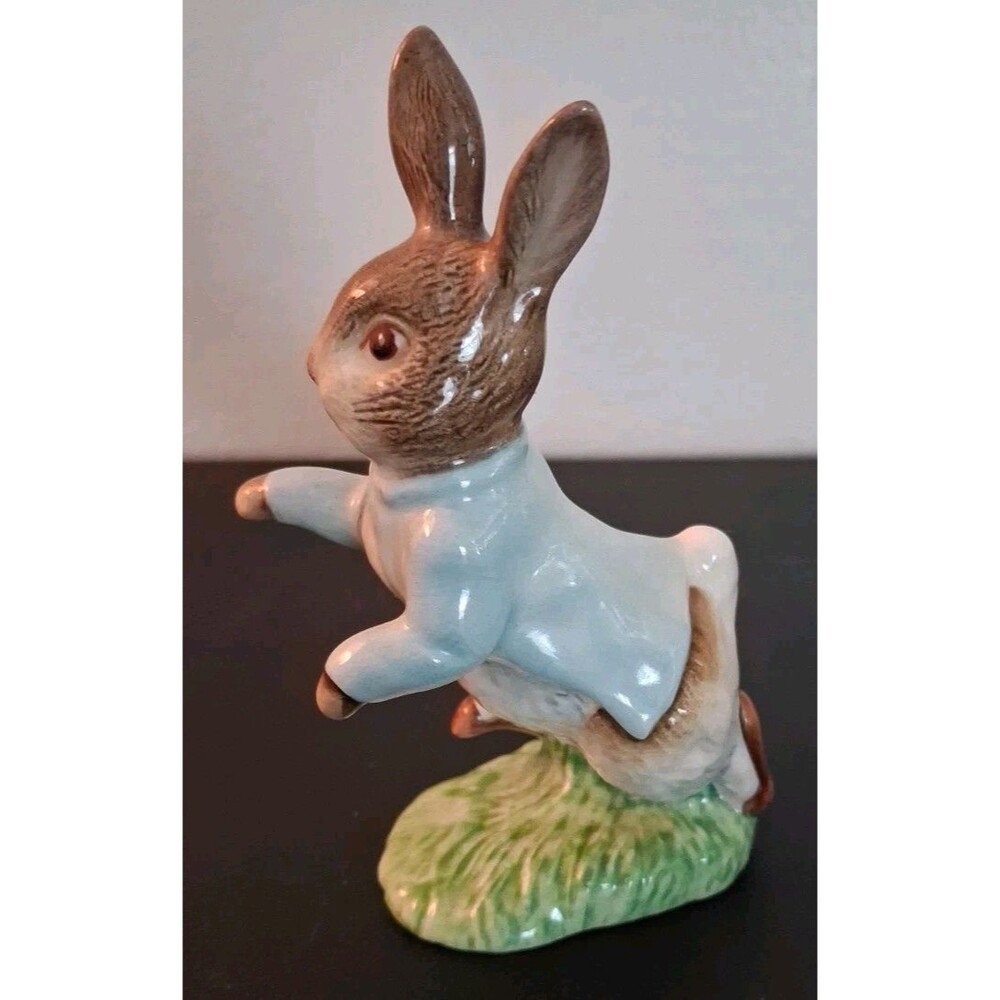 Royal Albert  Beatrix Potter Peter Rabbit Figurine Ceramic England Vintage
